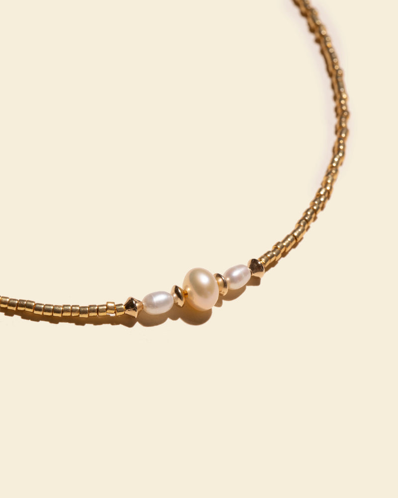 New ! Apsara MOTHER OF PEARL choker