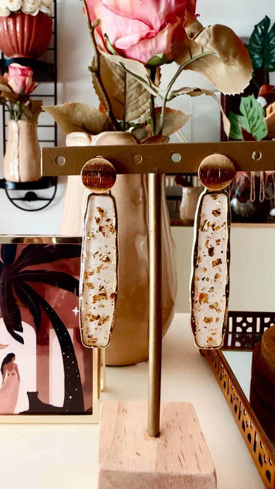 New ! Eternal bloom earrings with soft cyclamens petals and gold leaves inside