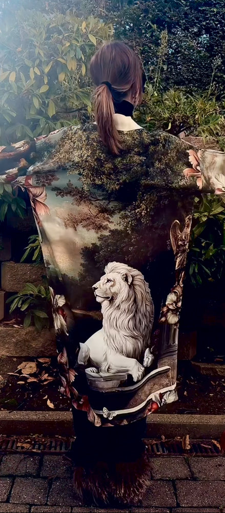 New ! White Lion Kimono